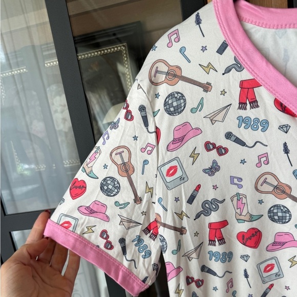 Taylor Swift eras pajamas set short sleeve tee pants joggers tour albums print - Picture 8 of 13